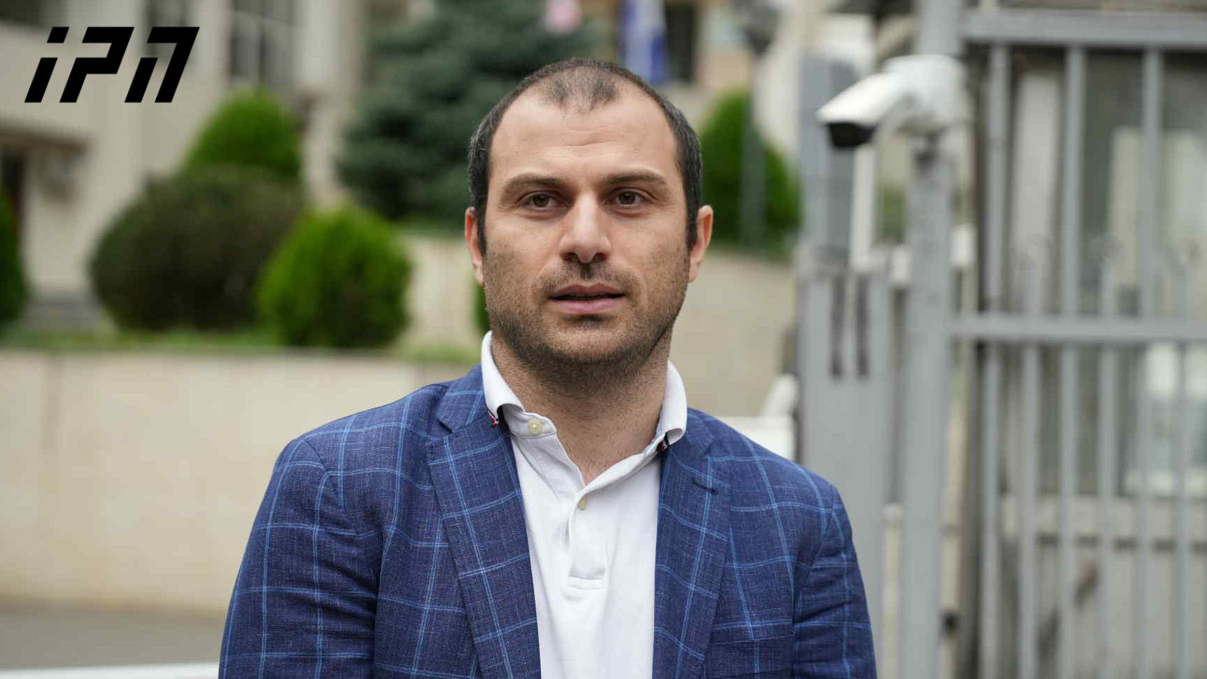 ადვოკატმა ბექა ბასილაიამ სასამართლოს, მისი დაცვის ქვეშ მყოფი პოლიტიკოსების: მურთაზ ზოდელავას და პაატა მანჯგალაძის გირაოს სანაცვლოდ გათავისუფლების შუამდგომლობით მიმართა