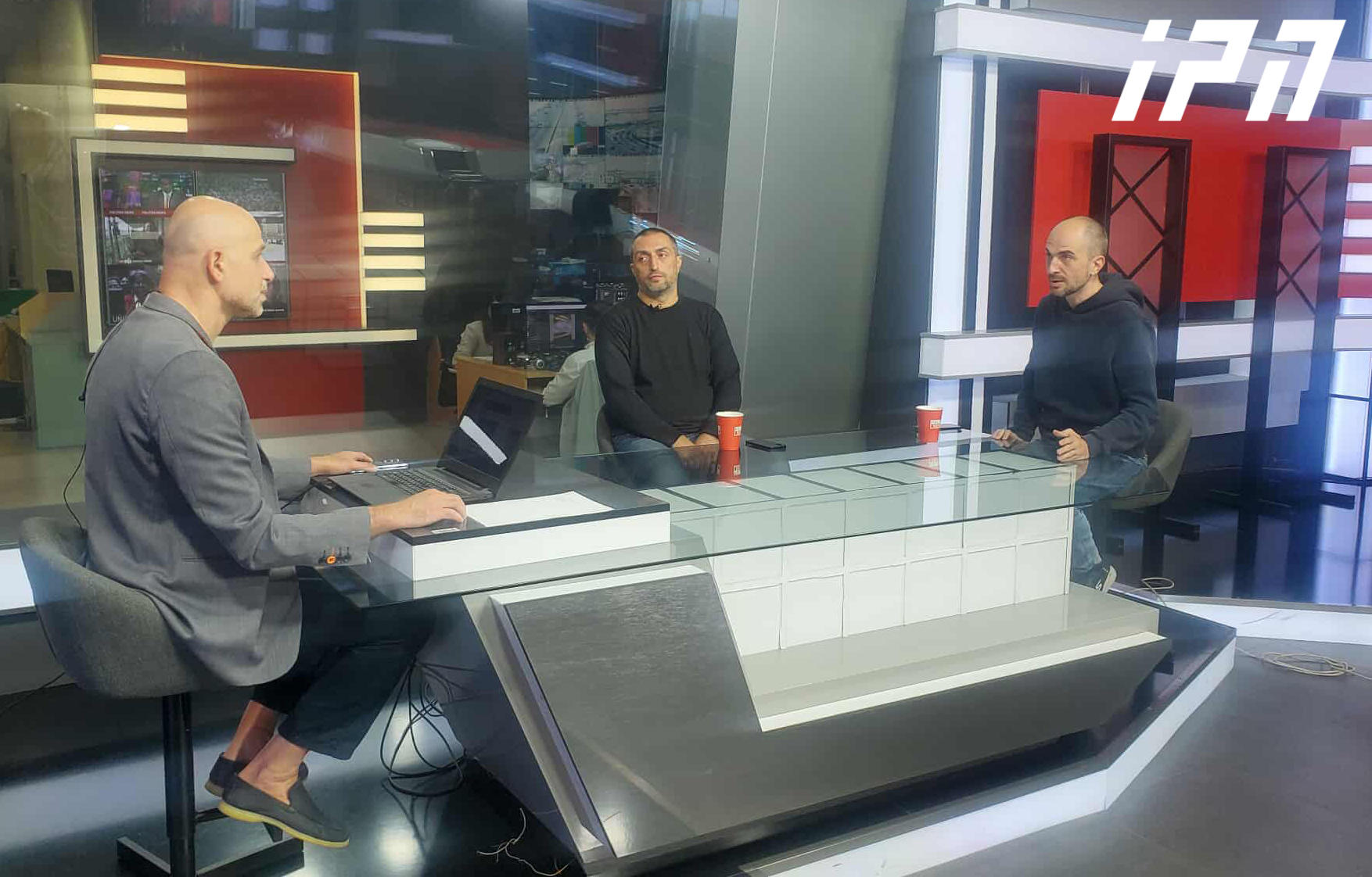 თორნიკე რაზმაძე - ახლა არ არის იმის დრო, ვიღაცებს ხელი ვაფაროთ ან ვიღაცამ იწუწუნოს, რომ „კი არ მიღალატია, ვერ შევძელი“, ორგანიზატორებმა რეალურად უნდა თქვან, რა მოხდა, საზოგადოება ამას იმსახურებს