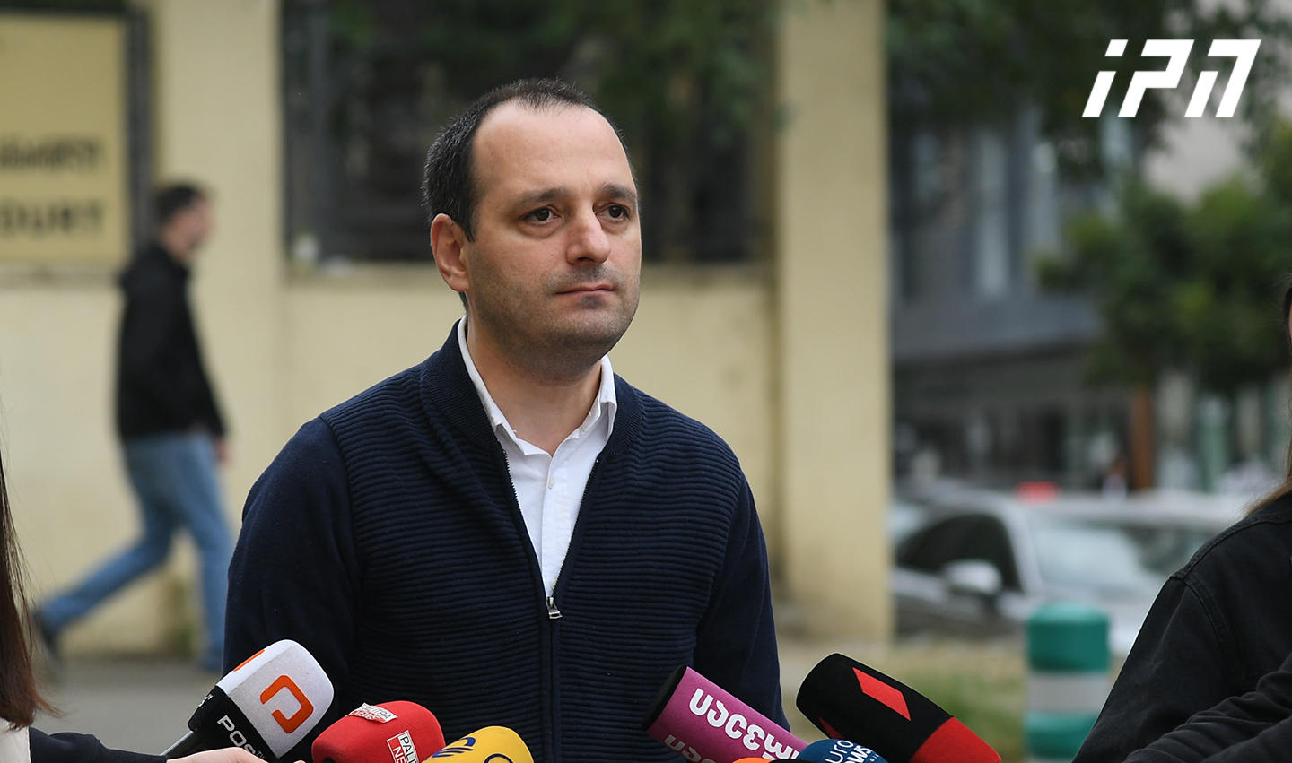 ირაკლი ნადირაძის ადვოკატი - სამწუხაროდ, არა მარტო აღკვეთის ღონისძიება, არამედ სასჯელიც კი, პოლიტიკურ ხელმძღვანელობას განსაზღვრული აქვს ამ ტიპის პროცესებში, ჩვენ უბრალოდ, იძულებულები ვართ, ამ ფარსში მონაწილეობა მივიღოთ