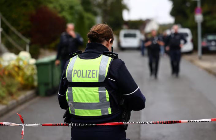 გერმანიის ქალაქ ჰერდეკეს ახლად არჩეული მერი ცივი იარაღით დაჭრეს, მისი მდგომარეობა კრიტიკულია