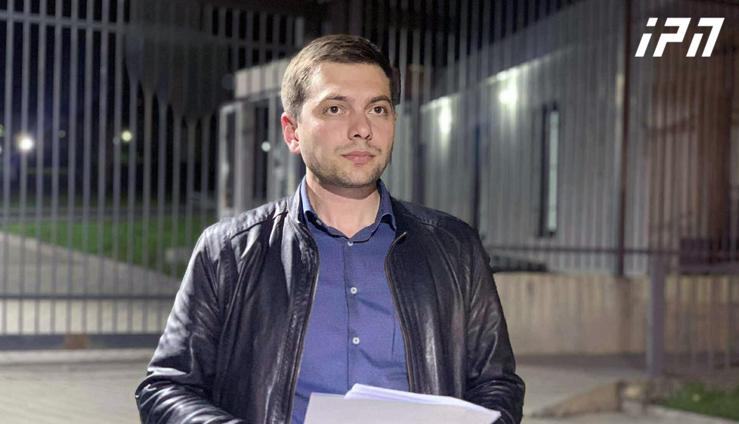 ადვოკატი - ჩემი დაცვის ქვეშ მყოფები კატეგორიულად უარყოფენ ბრალს, რაც გულისხმობს სტრატეგიულად მნიშვნელოვანი ობიექტის ბლოკადის მცდელობასა და ჯგუფურ ძალადობაში მონაწილეობას - მათ აქვთ სურვილი გამოძიებასთან ითანამშრომლონ