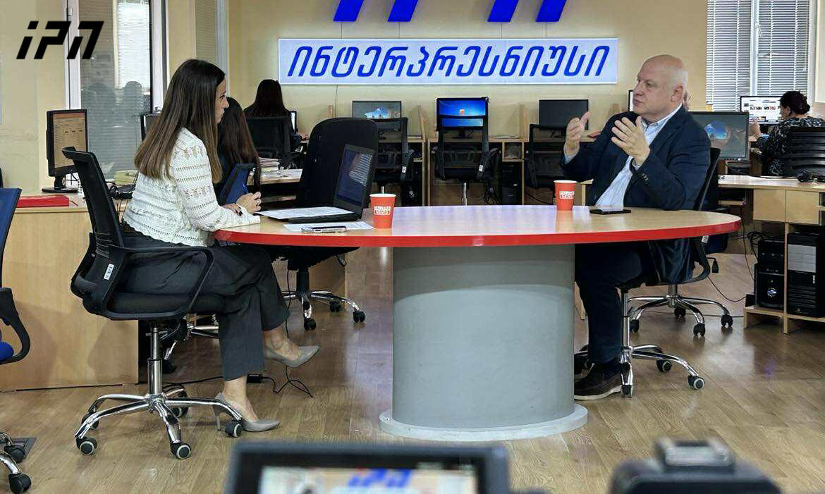 გიგი წერეთელი - „ცალმხრივ მეგობრობაში ვართ“, რას ნიშნავს? მეგობრობაა ის, რომ ჯერ არ გაუძევებიათ ელჩები? ცალმხრივი მეგობრობა აქვთ პარტნიორებს, რომლებიც ზოგავენ მართლა დასასანქცირებელ ადამიანებს, რათა ქვეყანა არ ჩავარდეს რუსულ ორმოში