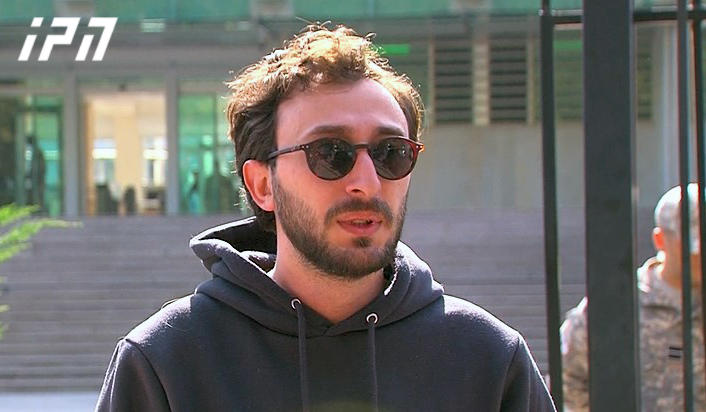 4 ოქტომბრის მოვლენებთან დაკავშირებით დაკავებულის ადვოკატი - ამ ეტაპზე, მოკლებულები ვართ პოზიციის გამოხატვის შესაძლებლობებს, ქმედების აღიარებასთან ან უარყოფასთან დაკავშირებით - ბრალში არ არის ნათქვამი, რაში გამოიხატა ნიკა გვენცაძის ქმედება