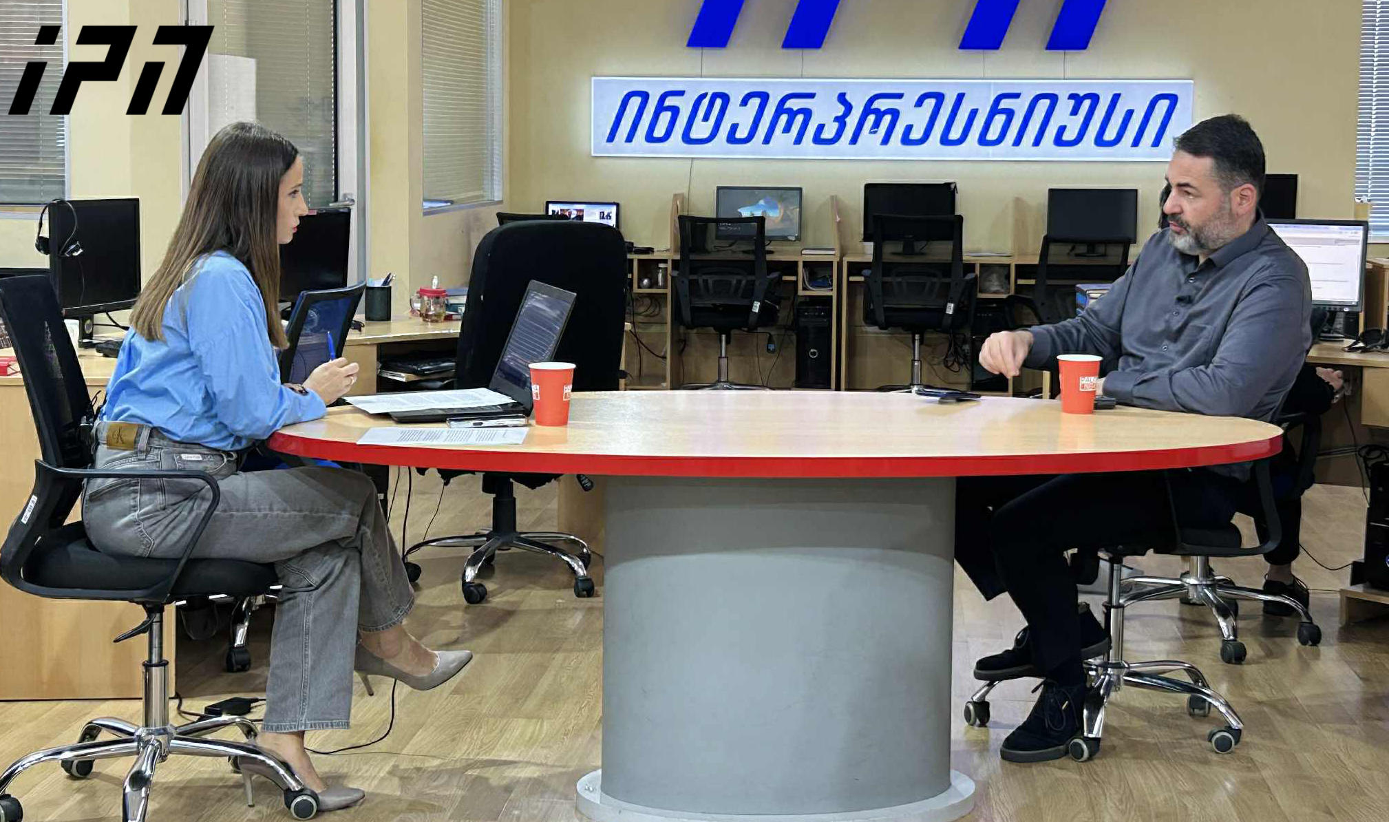 თენგო კირთაძე - ათონელზე ვითომ შტურმის დროს ხალხი რუსთაველზე დარჩა, ეს ნიშნავს, რომ ბრაზი არსად წასულა, მაგრამ მხოლოდ მშვიდობიანი ფორმით - საჭიროა პოლიტიკური ელიტის გამოცვლა, „ნაცმოძრაობა“ გაირიყება, მას დარჩება მხოლოდ 2 000 „მიშისტი“