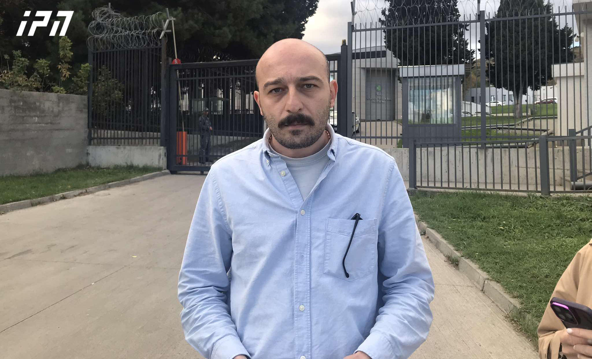 ია დარახველიძის ადვოკატი - ჩემი დაცვის ქვეშ მყოფს ჯანმრთელობის პრობლემები დროებითი მოთავსების იზოლატორშიც ჰქონდა - გაუგებარია, რა საჭირო იყო საპატიმრო გირაოს გამოყენება, როდესაც მოსამართლეს შეეძლო, დარბაზიდანვე გაეთავისუფლებინა