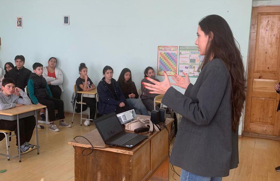 GCCA-ის სასწავლო კვლევითი ცენტრის წარმომადგენლებმა მცხეთა-მთიანეთის რეგიონის საჯარო სკოლების მოსწავლეებთან საინფორმაციო-საგანმანათლებლო ხასიათის შეხვედრები გამართეს