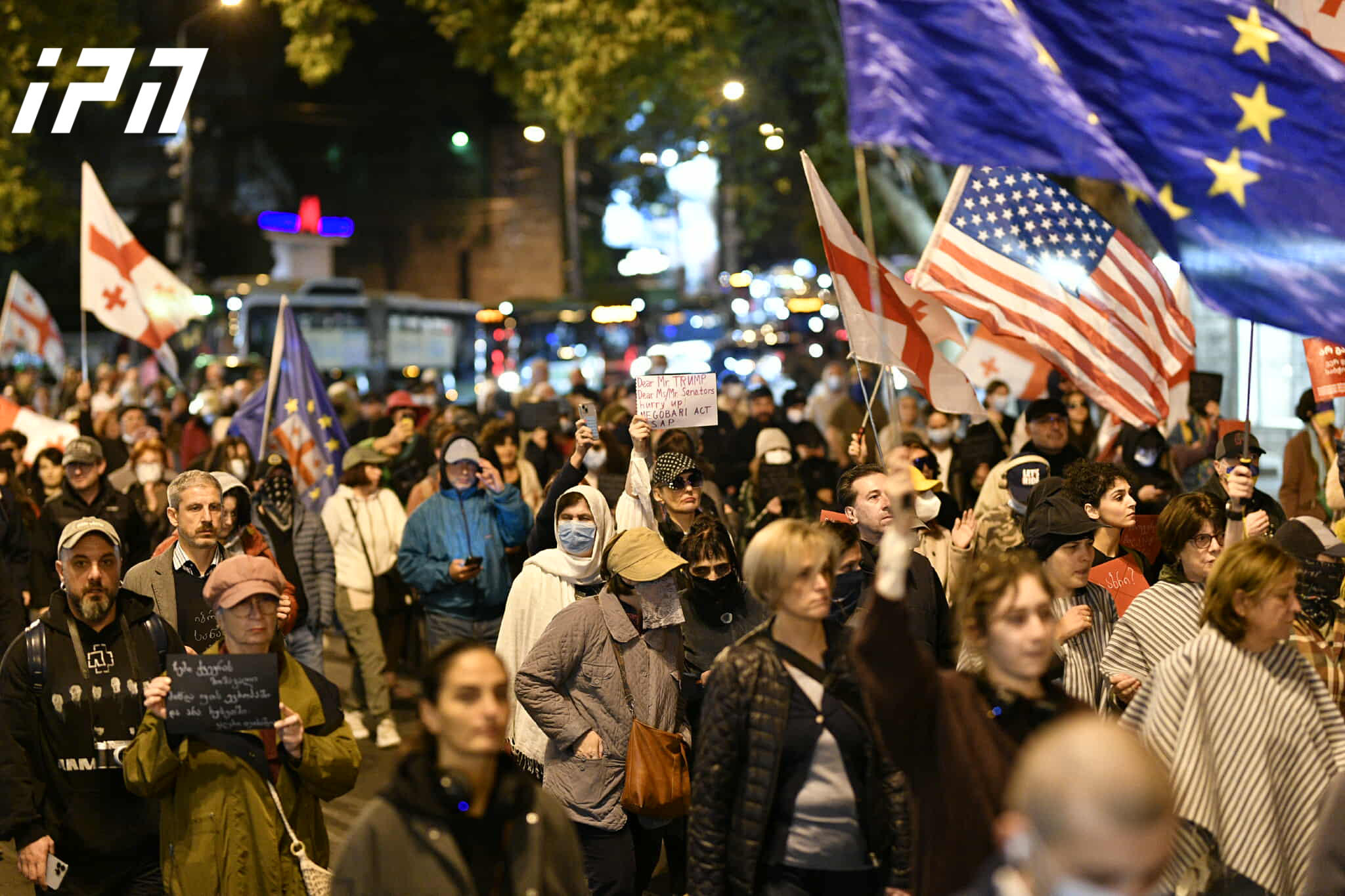 თბილისში საპროტესტო მსვლელობა ლოზუნგით: „საქართველოს ვერ დაატყვევებ“ მიმდინარეობს