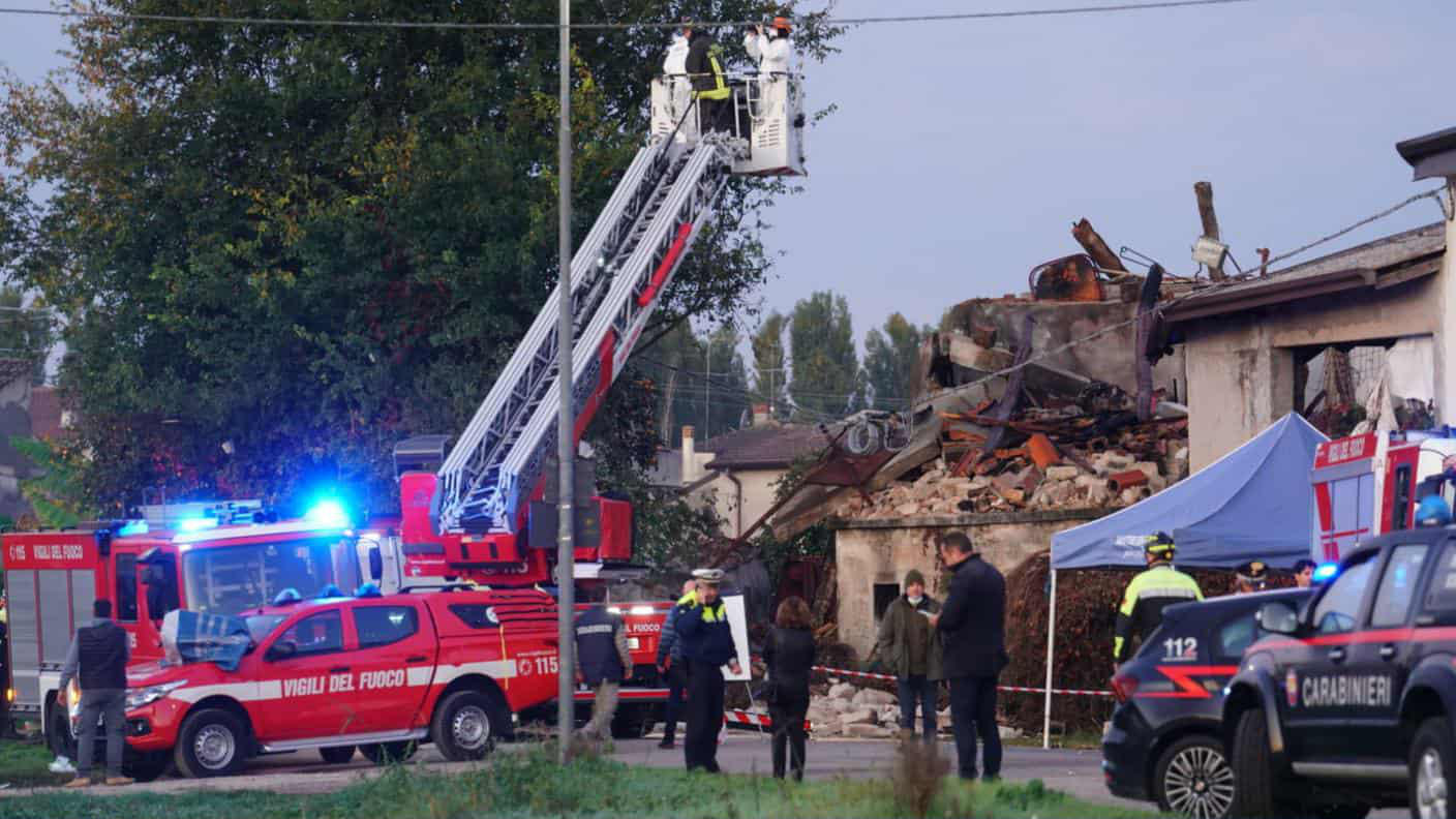 Reuters - იტალიაში პოლიციის რეიდის დროს მომხდარი აფეთქების შედეგად სამი კარაბინიერი დაიღუპა