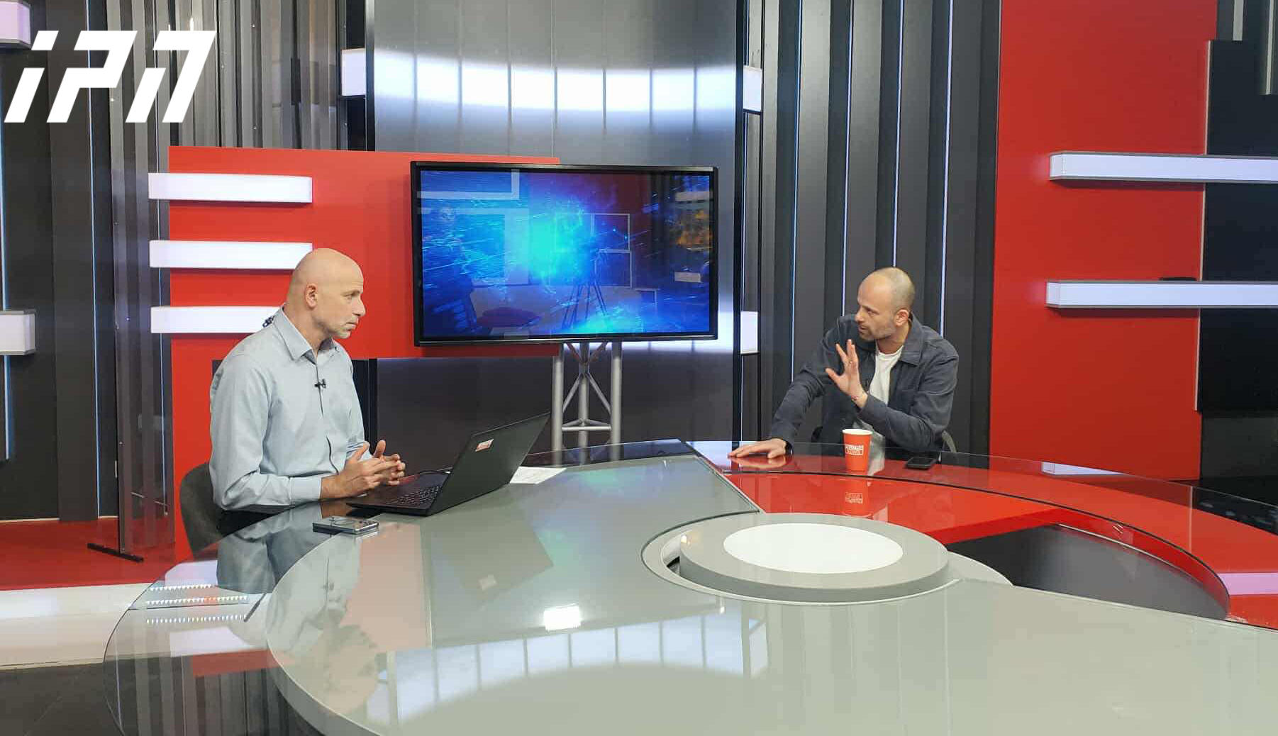 ვახუშტი მენაბდე - „ქართული ოცნების“ ინიციატივებს სამართლის განზომილება არ აქვს, მისი ამოცანაა, გაანადგუროს წინააღმდეგობა, აზრი, ოპონენტი და დარჩეს გრძელვადიანად ხელისუფლებაში - მერე ვიღაცას დანიშნავს ოპოზიციად, მასე ოპოზიცია პუტინსაც ჰყავს