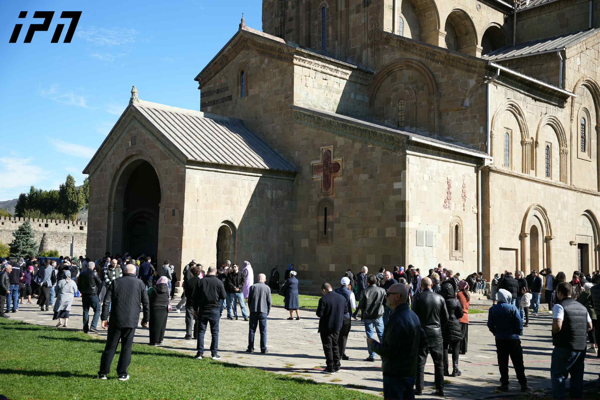 სვეტიცხოვლობის დღესასწაულთან დაკავშირებით, სვეტიცხოველში სადღესასწაულო საღმრთო ლიტურგია მიმდინარეობს