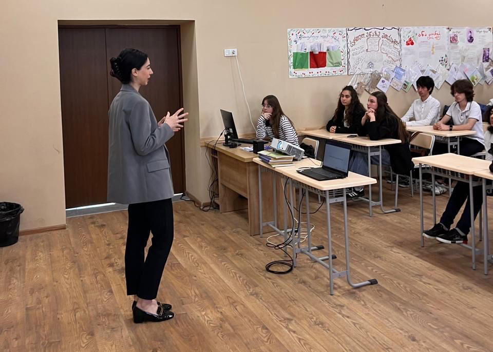 GCCA-ის სასწავლო კვლევითი ცენტრის ორგანიზებით, გურიის რეგიონში საინფორმაციო-საგანმანათლებლო შეხვედრები გაიმართა