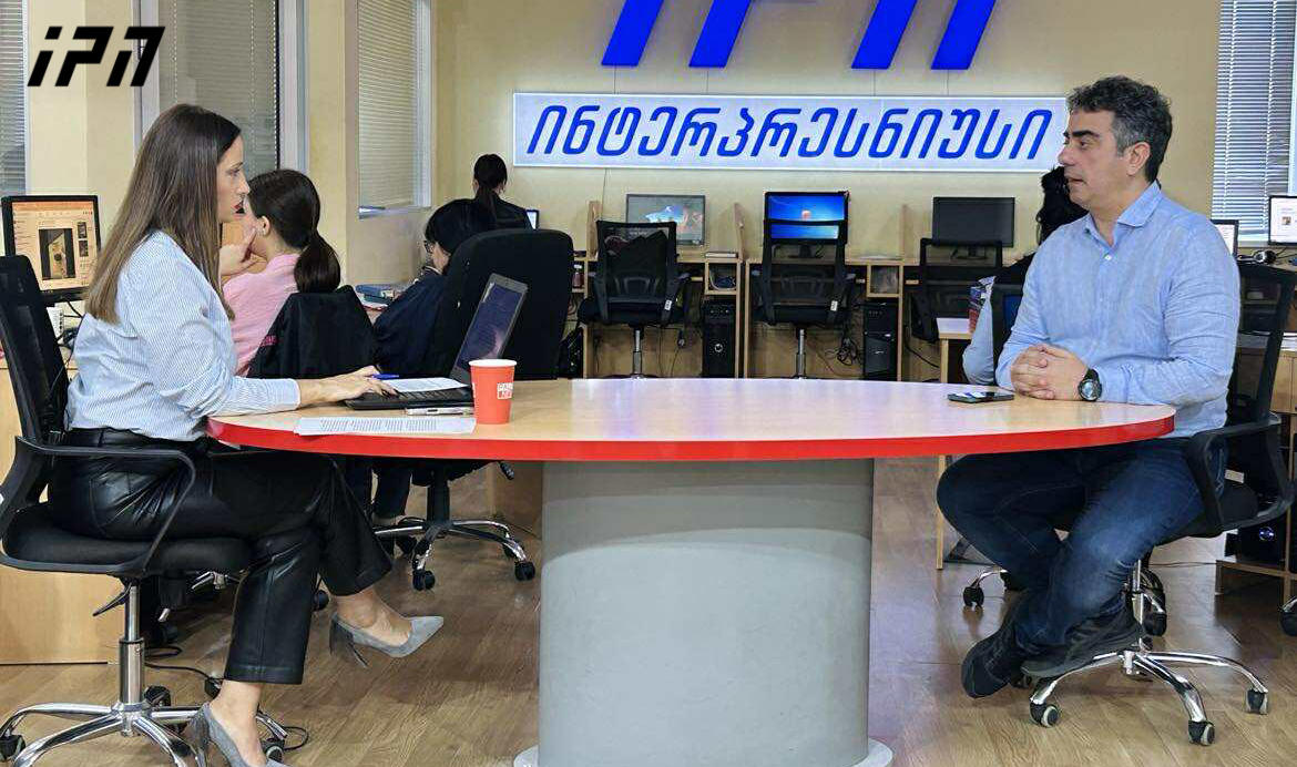 ბაკურ კვაშილავა - რეჟიმი ირყევა, მეფე აღარ ენდობა მეფისნაცვლებს და იწყებს საკუთარი თავის ჭამას, დაერია საკუთარ ხალხს - როგორც კი იწყება დაჭერები, დანარჩენები ხვდებიან, რომ აღარ არიან დაცულები, ამის მოჰყვება დიქტატორის ჩანაცვლება