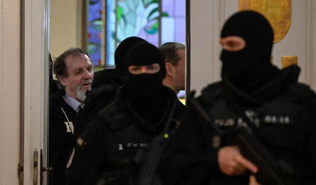 სლოვაკეთის სასამართლომ 72 წლის მამაკაცს, რომელმაც გასულ წელს რობერტ ფიცოს ესროლა, 21 წლით თავისუფლების აღკვეთა მიუსაჯა