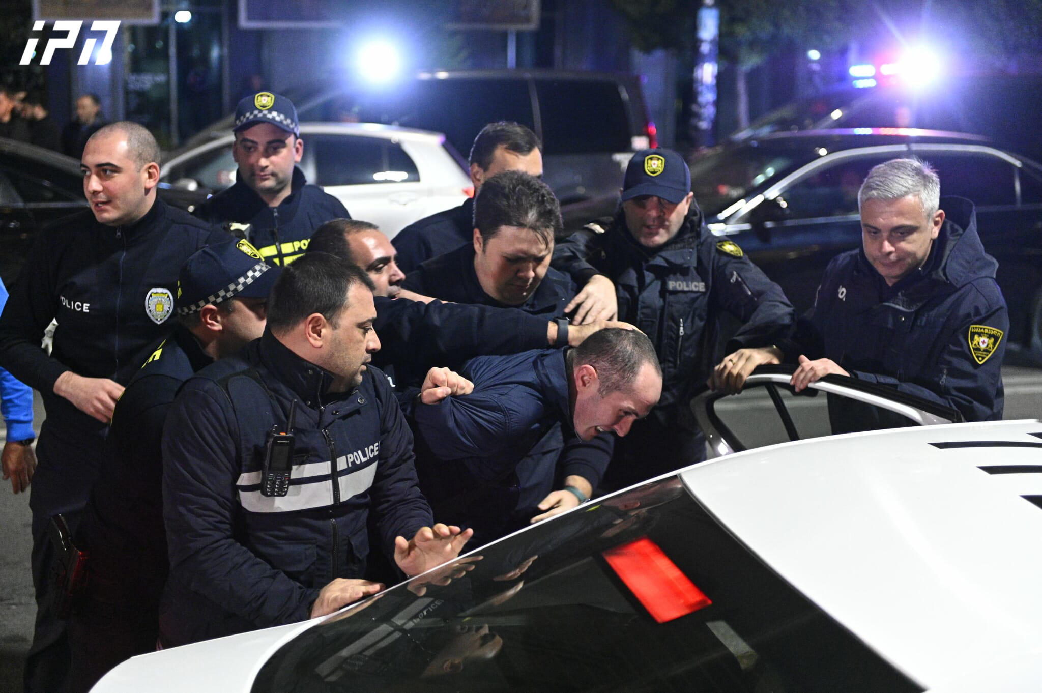 პოლიციამ რუსთაველის გამზირზე აქციის კიდევ რამდენიმე მონაწილე დააკავა