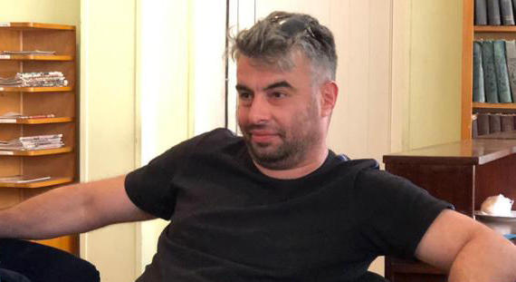 სასამართლომ მწერალ ბექა ქურხულს 8-დღიანი ადმინისტრაციული პატიმრობა შეუფარდა