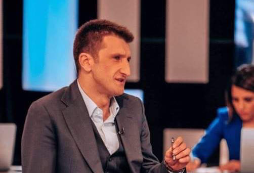 პოლიციამ ჟურნალისტი ირაკლი წულაია დააკავა