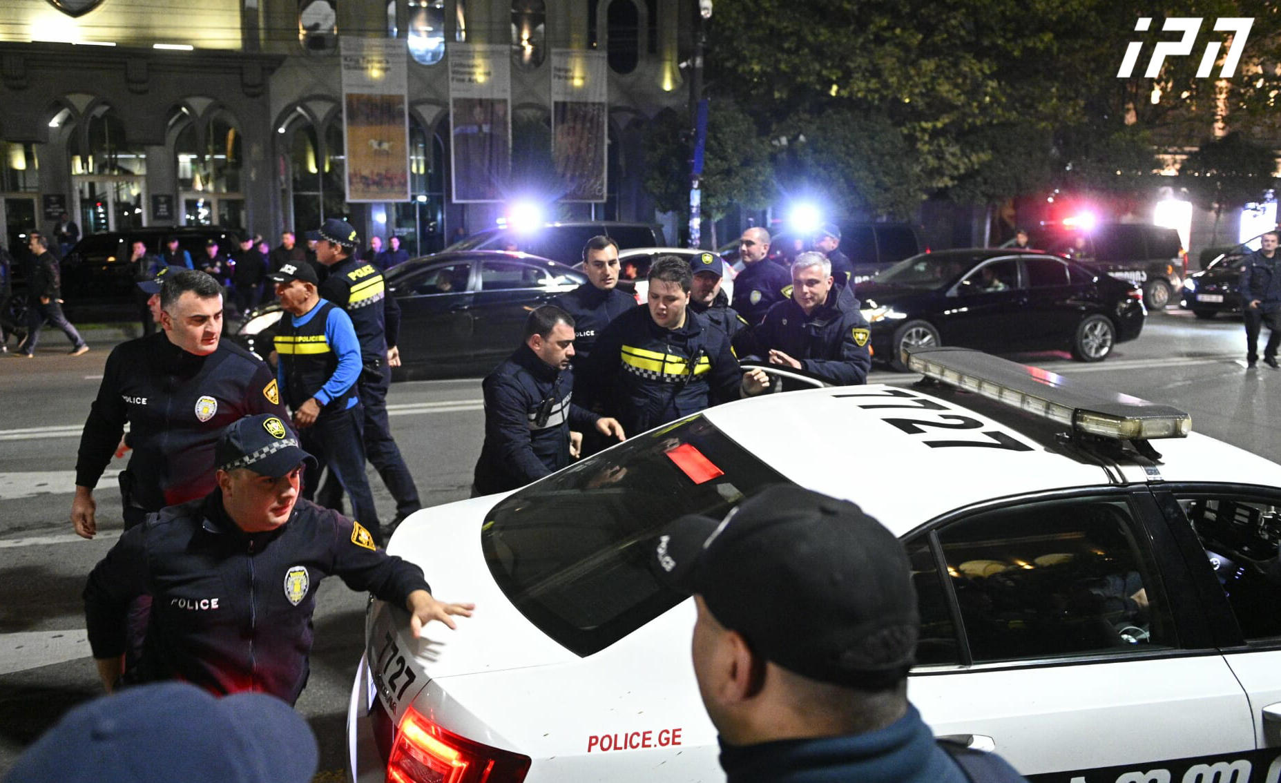 შაკო ბაღდოშვილს, რომელსაც რუსთაველის გამზირზე გზის გადაკეტვას ედავებიან, 14-დღიანი ადმინისტრაციული პატიმრობა შეეფარდა