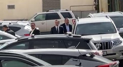 ირაკლი ღარიბაშვილი სასამართლოში მივიდა