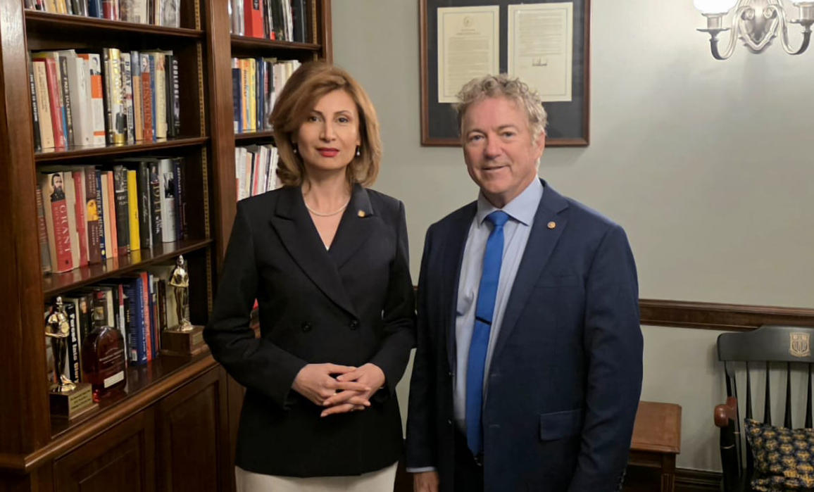 აშშ-ში საქართველოს ელჩმა, თამარ ტალიაშვილმა აშშ-ის სენატის სახელმწიფო უშიშროებისა და სამთავრობო საკითხების კომიტეტის თავმჯდომარესთან, რესპუბლიკელ სენატორ რენდ პოლთან შეხვედრა გამართა