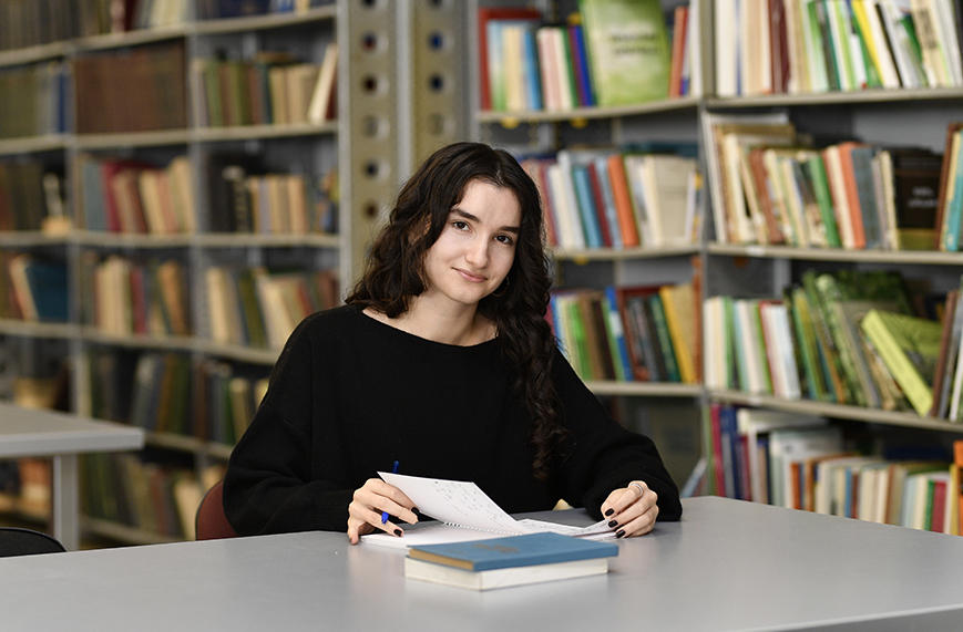 „სტიპენდიამ მაგრძნობინა, რომ ჩემი შრომა ფასდება“ - გაიცანით კვების ტექნოლოგიების ფაკულტეტის სტუდენტი ანა კვირკვია