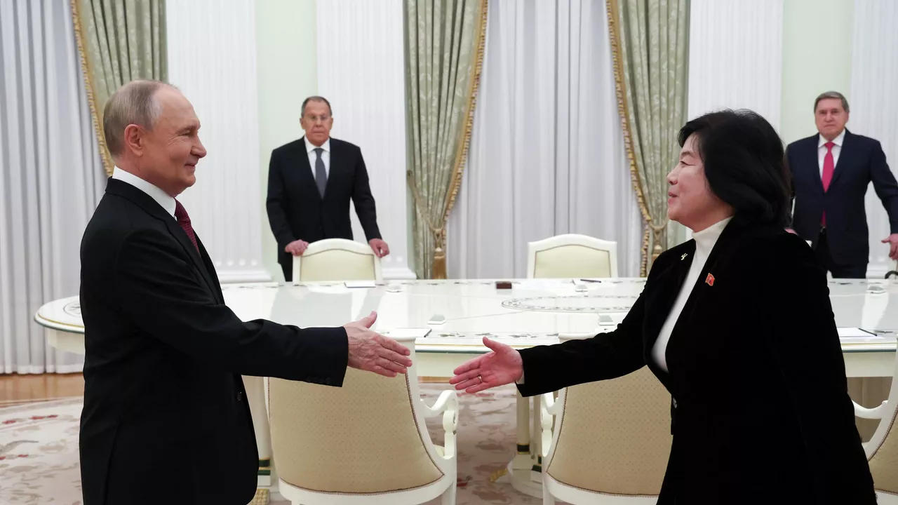 ვლადიმერ პუტინი ჩრდილოეთ კორეის საგარეო საქმეთა მინისტრს შეხვდა
