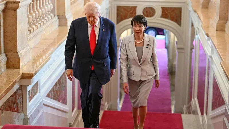 დონალდ ტრამპი იაპონიის პრემიერ-მინისტრს შეხვდა