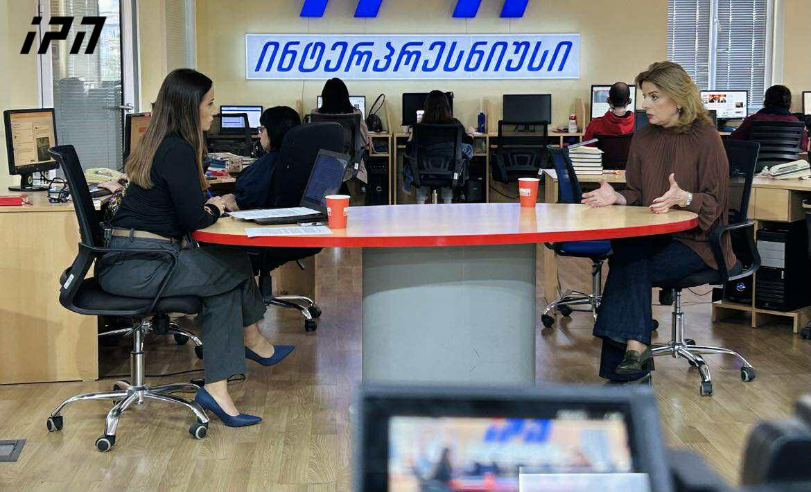 რუსუდან თევზაძე - ზუსტად ვიცი, რომ პარლამენტის მანდატზე უარით სწორ გაჩერებაზე ჩამოვედი - მე ლექტორი ვარ და აქედან რომ გავალ, ჩემს სტუდენტს უნდა შევხედო, მართალი უნდა ვიყო ჩემი შვილების თაობასთან