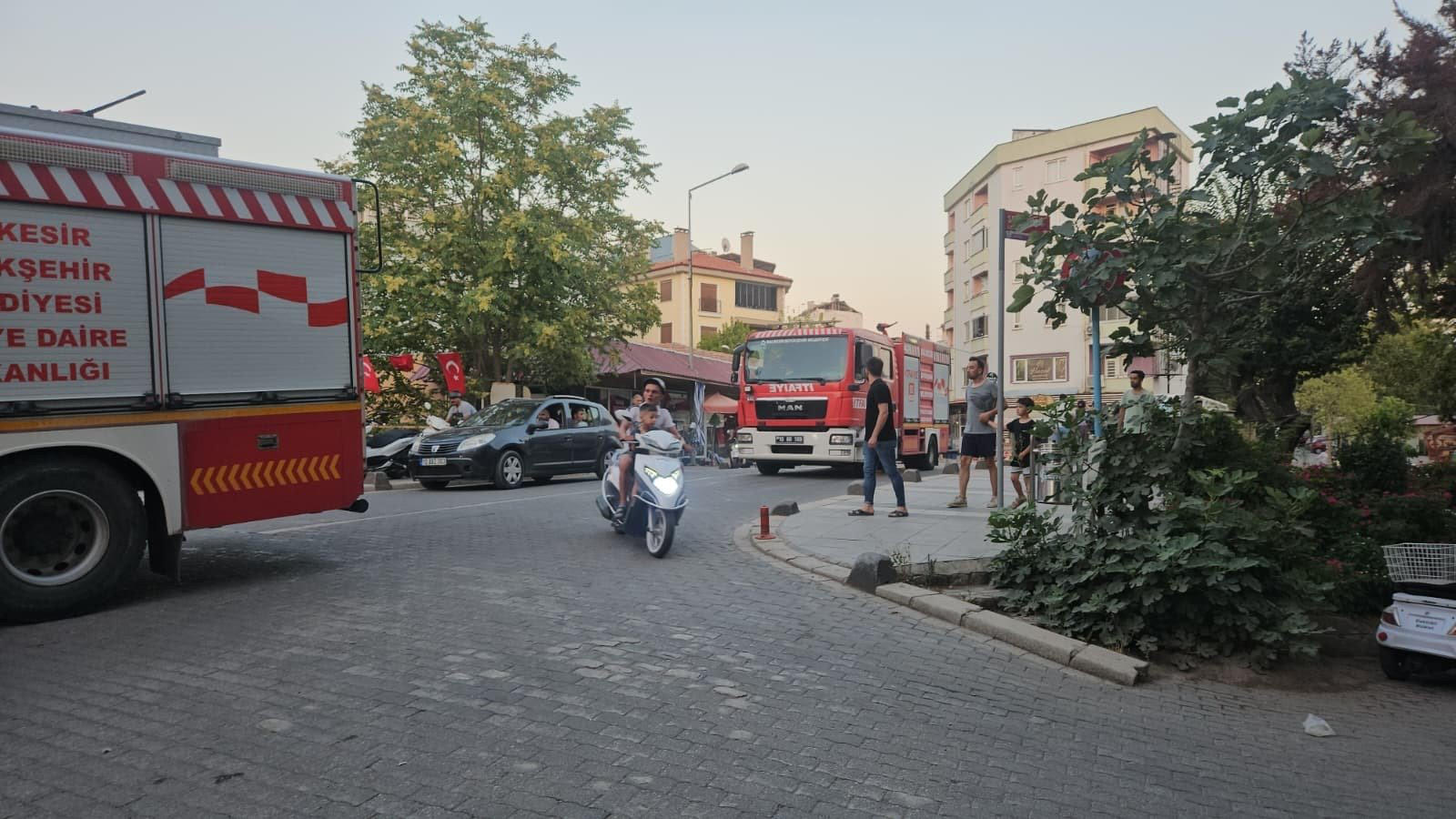 თურქეთის ჯანდაცვის მინისტრი - მიწისძვრის შედეგად 19 ადამიანი დაშავდა