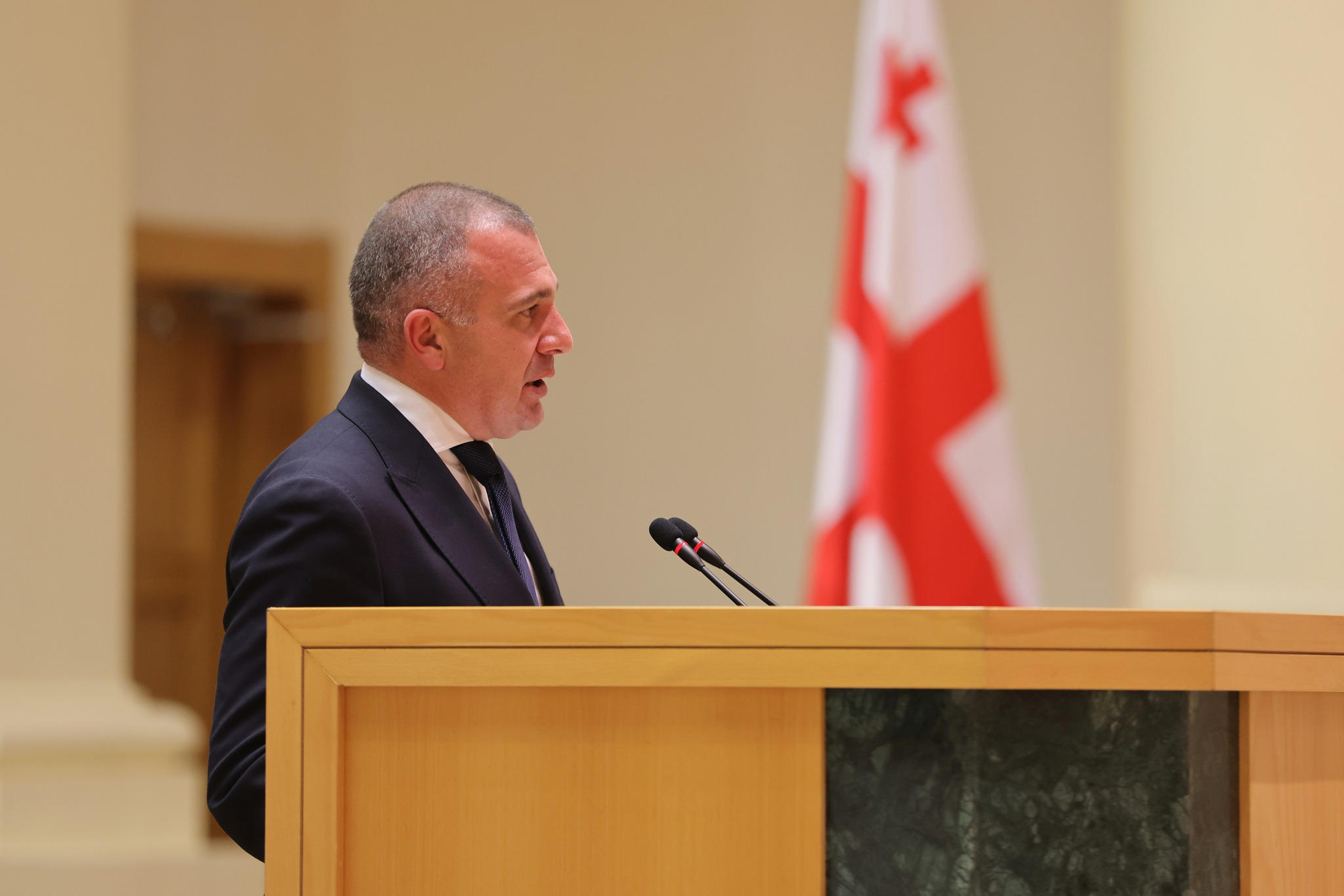 რევაზ სოხაძე - ინფრასტრუქტურის სამინისტრომ 2025 წლის 9 თვის ბიუჯეტი 91.5%-ით შეასრულა, გვაქვს ქვეპროგრამები, სადაც გადაჭარბებაა და პროგრამები, სადაც ჩამორჩენაა - ძირითადი აქცენტი სამუშაოების ხარისხზე გვაქვს და ამაზე კომპრომისი ვერ იქნება