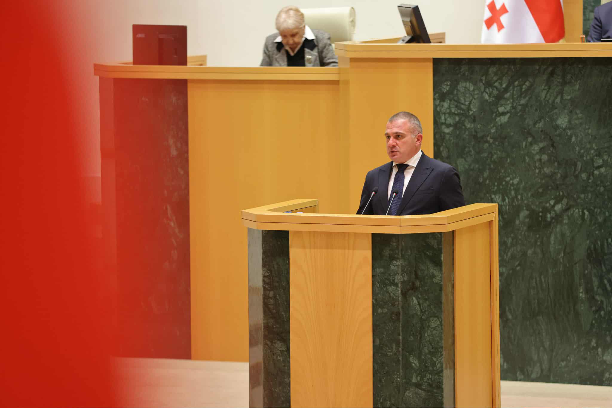 რევაზ სოხაძე მე-10 საჯარო სკოლაზე - ვიხილეთ მოსახლეობის, მოსწავლეების და მშობლების გულისწყრომა, შევეცდებით მაქსიმალურად მოკლე ვადაში დასრულდეს აღნიშნული პროექტი