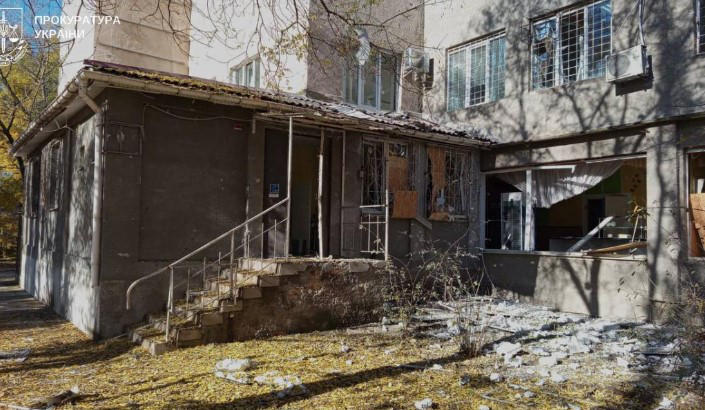 უკრაინული მედია - რუსებმა ხერსონში ბავშვთა საავადმყოფოს დაარტყეს, დაშავებულია 9 ადამიანი, მათ შორის ბავშვები