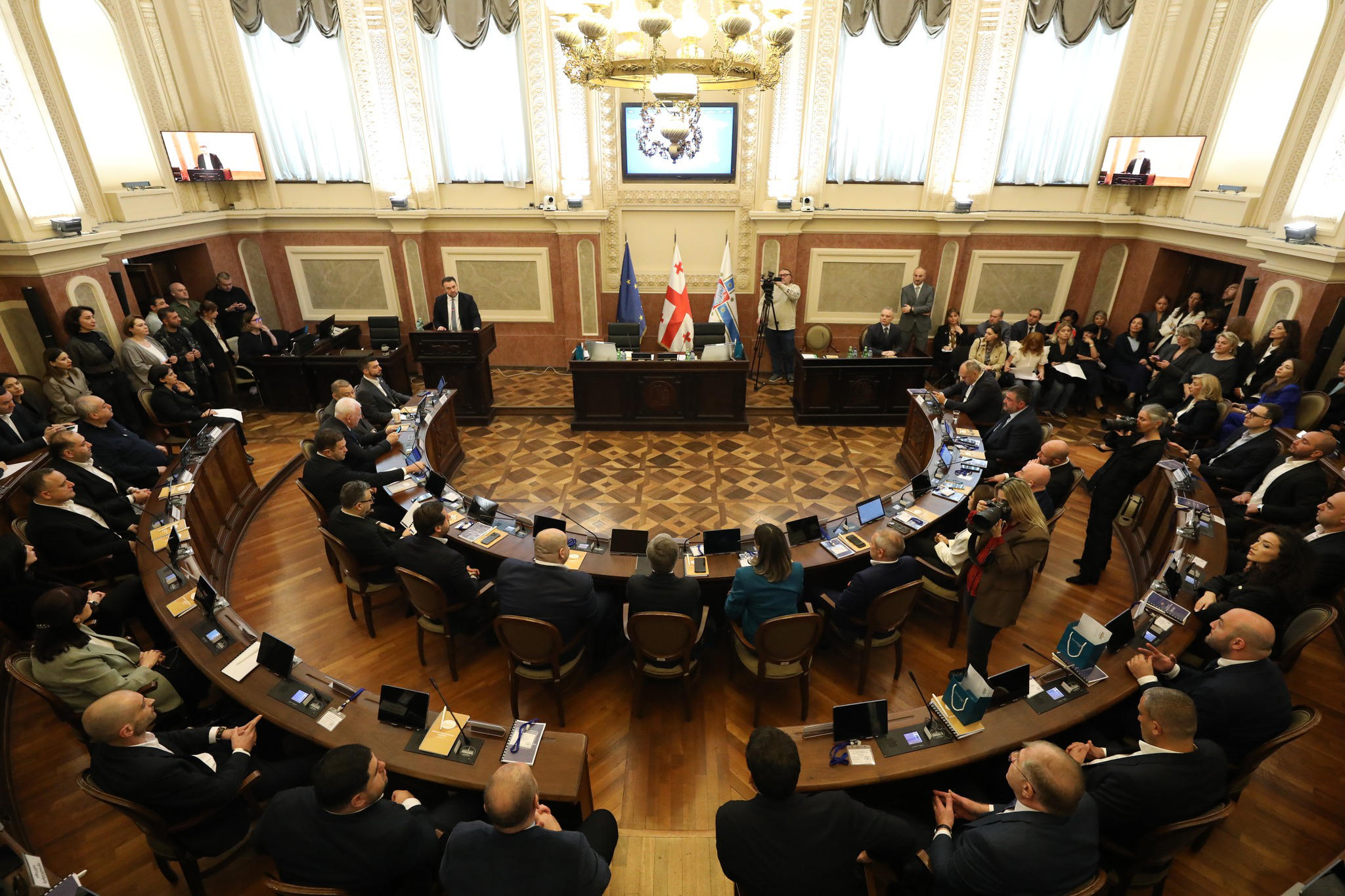 Two factions - “Georgian Dream - Democratic Georgia” and “People’s Power” - have been established in the Tbilisi City Council