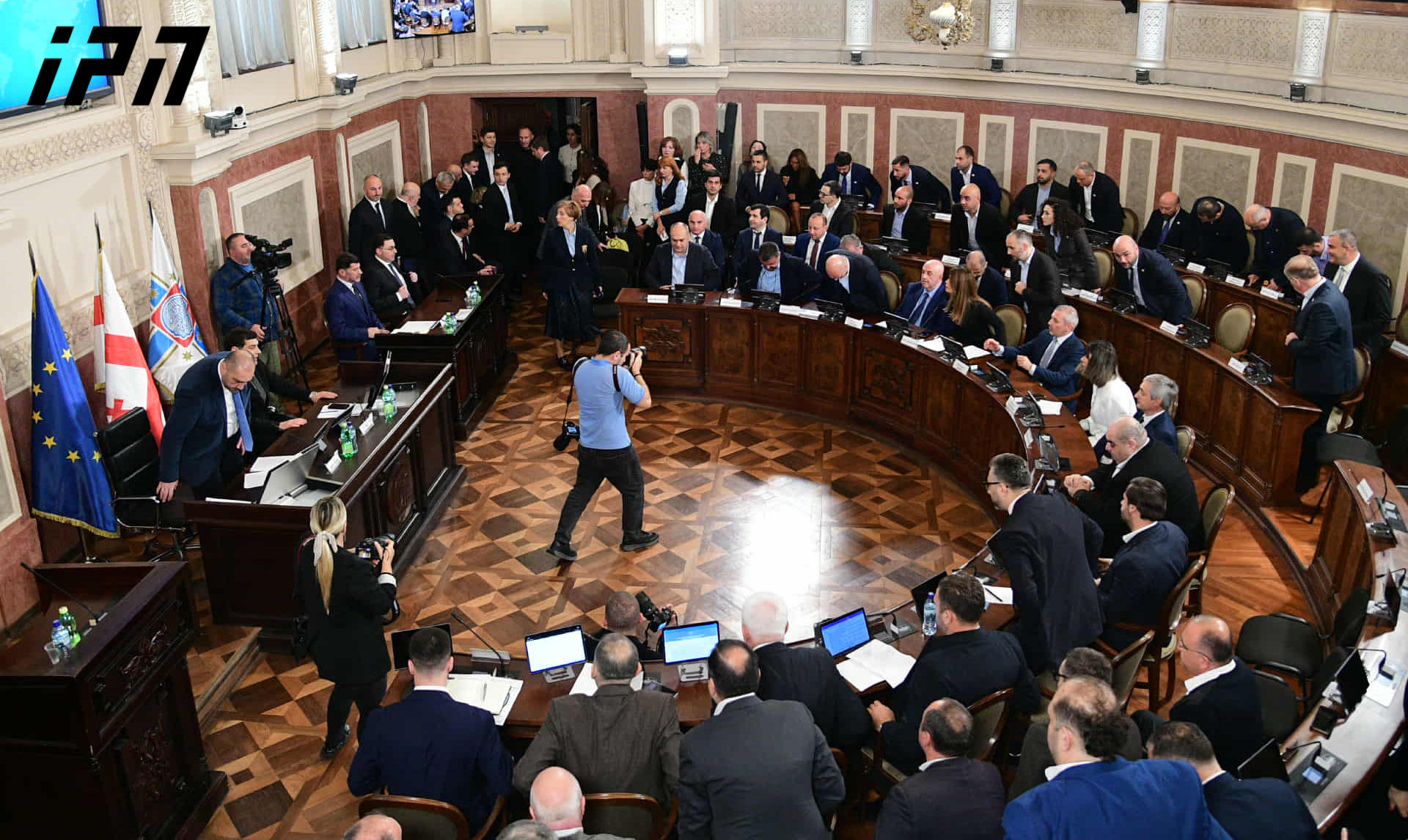 თბილისის ახლად არჩეულმა საკრებულომ დედაქალაქის მთავრობის ახალ შემადგენლობას თანხმობა გამოუცხადა