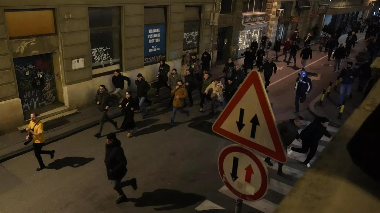 სერბეთის პოლიციამ ბელგრადში, პარლამენტთან გამართული საპროტესტო აქციის 37 მონაწილე დააკავა