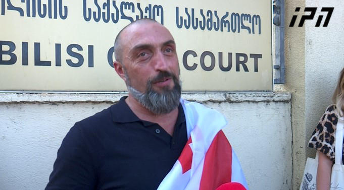 ექიმ გიორგი ახობაძის განცხადებით, თავს დაესხნენ