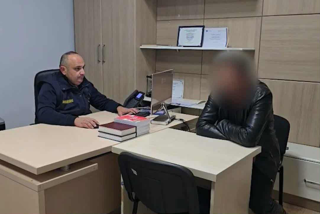 ფინანსთა სამინისტროს საგამოძიებო სამსახურმა კომერციული მოსყიდვის ფაქტზე „საქართველოს რკინიგზის“ ხარაგაულის რაიონის ცვლის უფროსი დააკავა