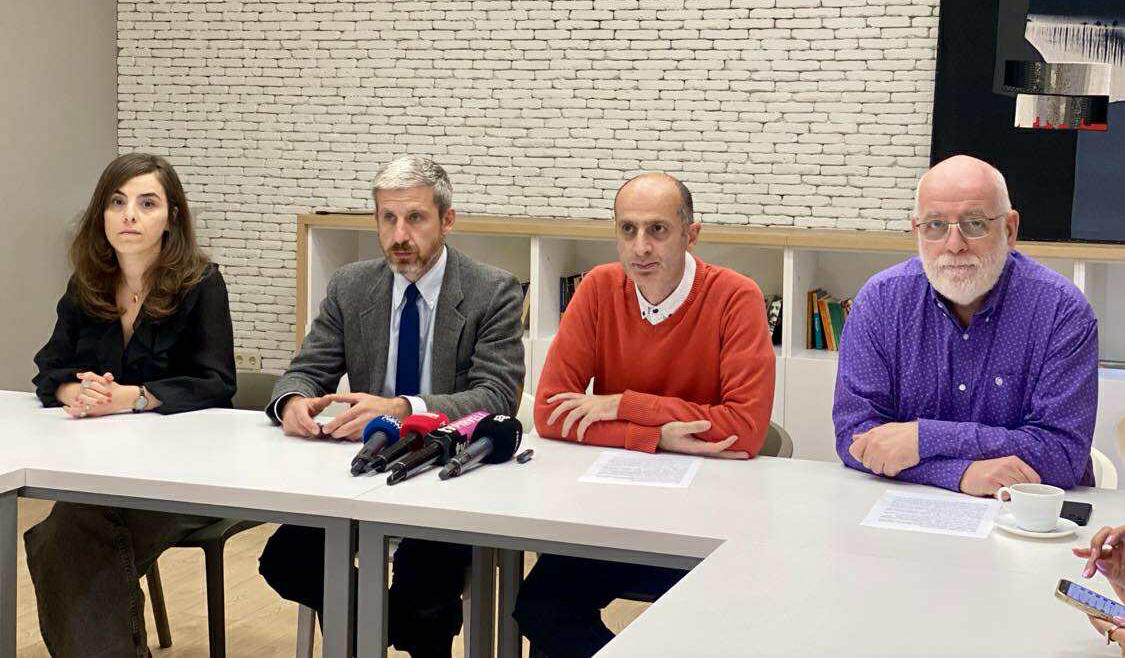 სამოქალაქო საზოგადოებისა და მედიის წარმომადგენლები - მედიაგარემო კრიტიკულ მდგომარეობაშია, ეს „ქართული ოცნების“ მიზანმიმართული რეპრესიული პოლიტიკაა, რაც მიზნად ისახავს დამოუკიდებელი მედიისა და კრიტიკული აზრის ჩახშობას