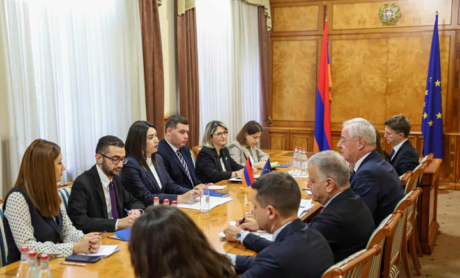 ევროკომისიამ სომხეთს ვიზალიბერალიზაციის სამოქმედო გეგმა გადასცა