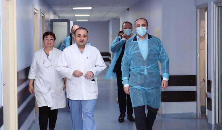 შინაგან საქმეთა მინისტრმა, კახეთში ჩატარებული საპოლიციო ღონისძიებისას, განსაკუთრებულ დავალებათა დეპარტამენტის დაჭრილი თანამშრომელი მოინახულა