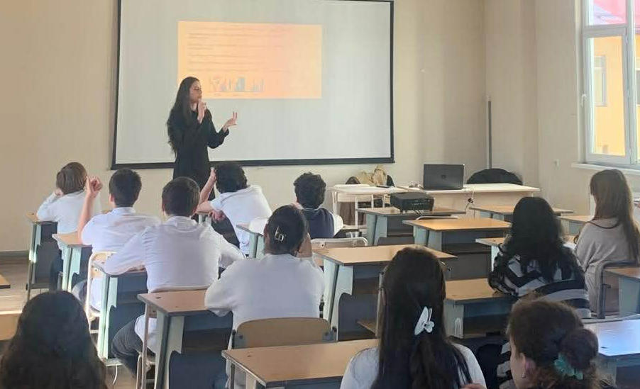 სამართლებრივ და სამომხმარებლო განათლებაზე ინფორმირებულობის გაზრდის მიზნით, კონკურენციისა და მომხმარებლის დაცვის სააგენტო რეგიონებში საინფორმაციო-საგანმანათლებლო შეხვედრებს განაგრძობს