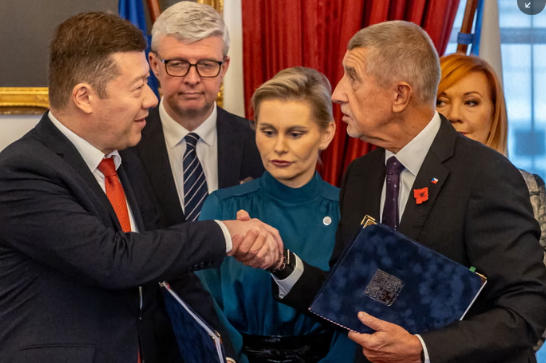 The Guardian - ჩეხეთის პარლამენტის ახალმა თავმჯდომარემ შენობიდან უკრაინის დროშის ჩამოხსნის ბრძანება გასცა