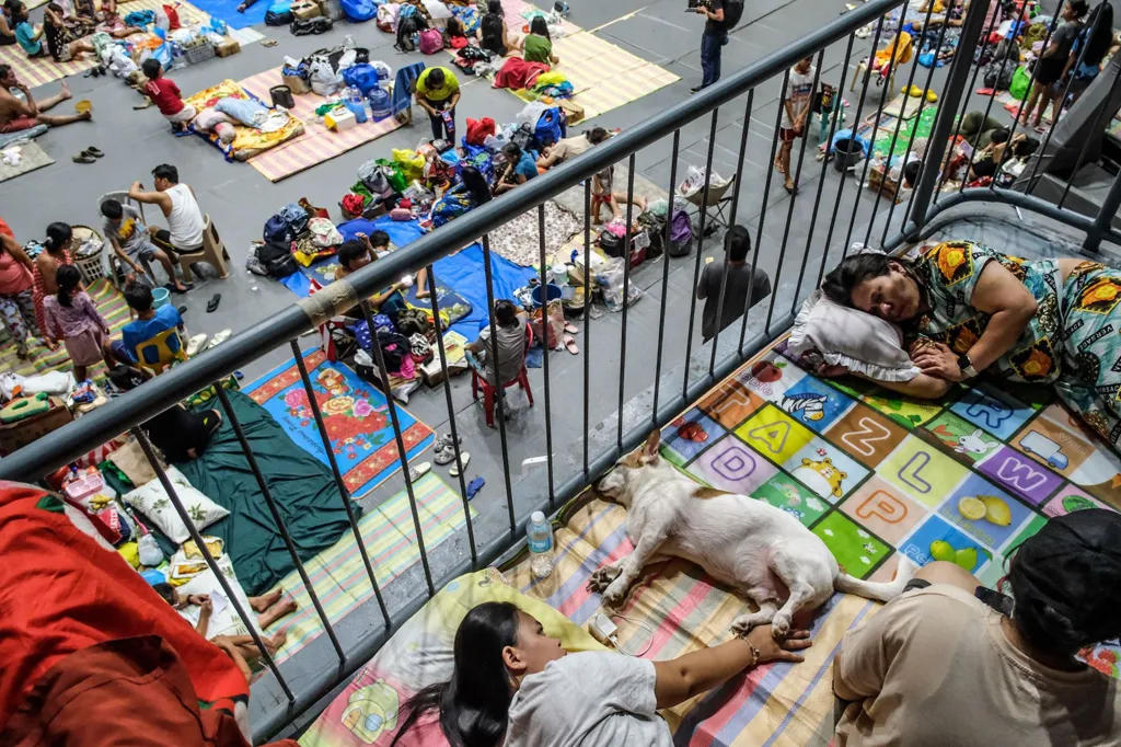 Жертвами тайфуна „Калмаэги“ на Филиппинах стали, по меньшей мере, 188 человек, во Вьетнаме - 5