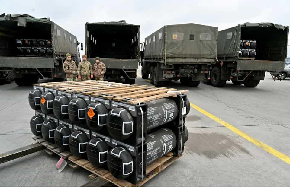 Axios - აშშ-ში „შათდაუნის“ გამო ნატო-ს მოკავშირეების მიერ უკრაინის მხარდასაჭერად შეძენილი ამერიკული იარაღის გადაცემა შეჩერებულია