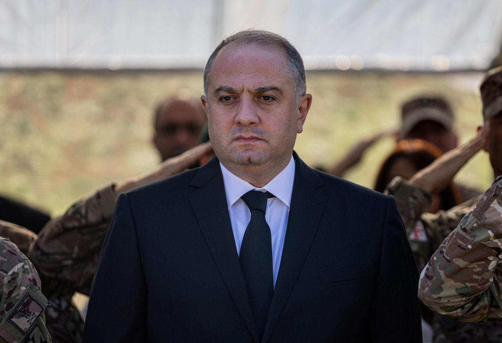 თავდაცვის სამინისტრო - ირაკლი ჩიქოვანმა თურქ კოლეგასთან სატელეფონო საუბრისას ღრმა მწუხარება გამოხატა საქართველო-აზერბაიჯანის საზღვართან თურქეთის სამხედრო-სატრანსპორტო თვითმფრინავის ჩამოვარდნის გამო