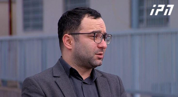 პაატა ბურჭულაძის ადვოკატი - ბრალის დადგენილებაში წერია, რომ მათ შორის, ნანა სანდერმა და პაატა ბურჭულაძემ ერთობლივად დაგეგმეს და ახორციელებდნენ ქმედებებს, რაც სიცრუეა, ისინი ერთმანეთს არ იცნობენ