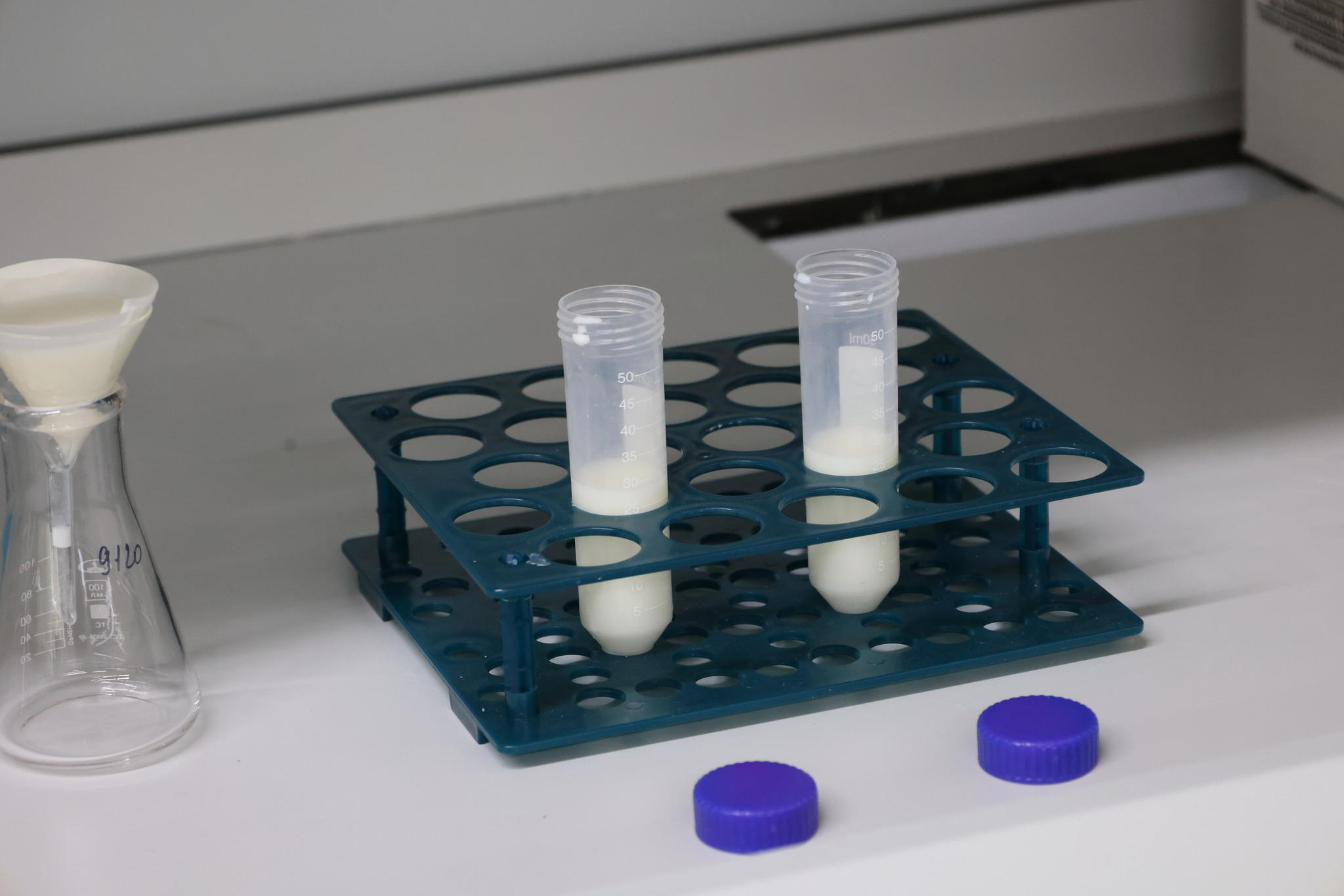 სეს - ქვეყნის მასშტაბით რძის 45 არარეგისტრირებული წარმოება გამოვლინდა - მოვუწოდებთ მომხმარებელს, არ შეიძინოს რძე არაორგანიზებული ვაჭრობის ადგილებში, სადაც არ არის დაცული სურსათის მიკვლევადობა