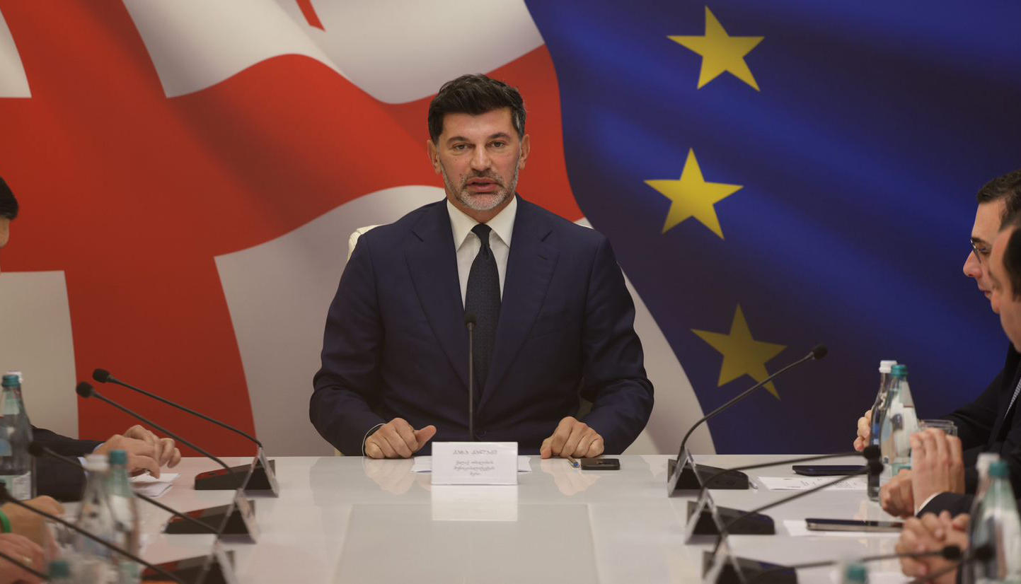 კახა კალაძე ეროვნული ნაკრების ფეხბურთელებს - გული არ გაიტეხოთ, ჩვენი ქვეყნის მოსახლეობის უმრავლესობა მხარს გიჭერთ, გვერდში გიდგავართ მაშინაც კი, როცა წარუმატებლობაა - თავი მაღლა ავწიოთ და მოვემზადოთ შემდეგი ციკლისთვის