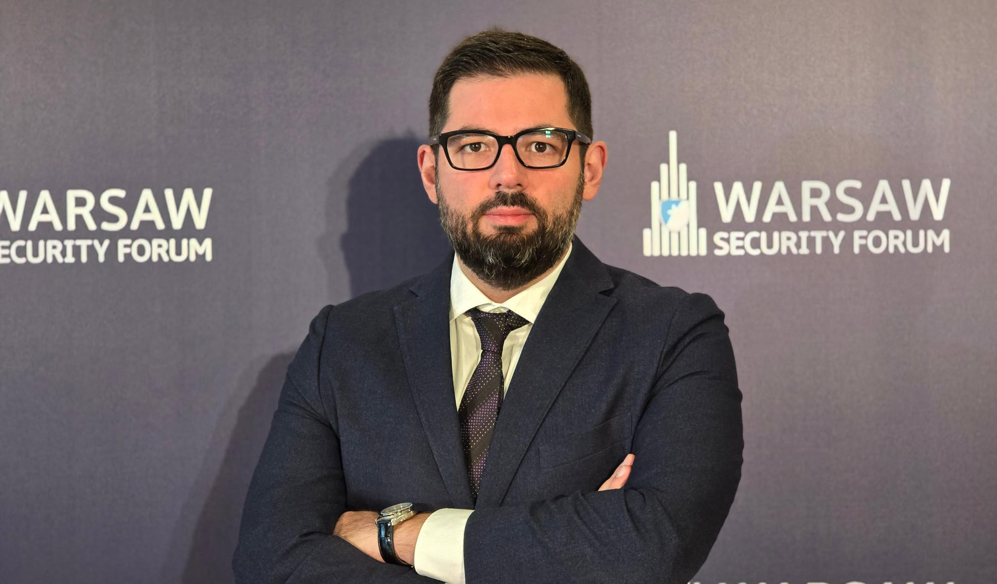 ნიკოლოზ ხატიაშვილი - ემიგრანტებისთვის ამგვარად ხმის უფლების შეზღუდვა, ფაქტობრივად უთანაბრდება ამ უფლების ჩამორთმევას, ეს არის ნაბიჯი, რომელიც აზიანებს დემოკრატიულ პროცესს და ამცირებს ხალხის ჩართულობას ქვეყნის მართვის პროცესში