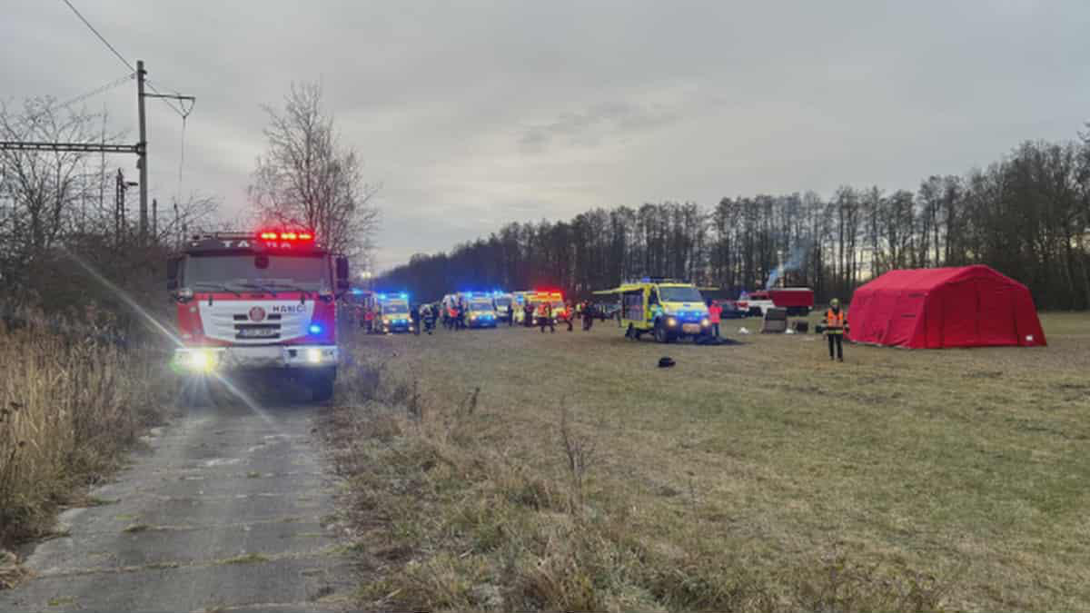 ჩეხეთში მატარებლების შეჯახების შედეგად ათობით ადამიანი დაშავდა