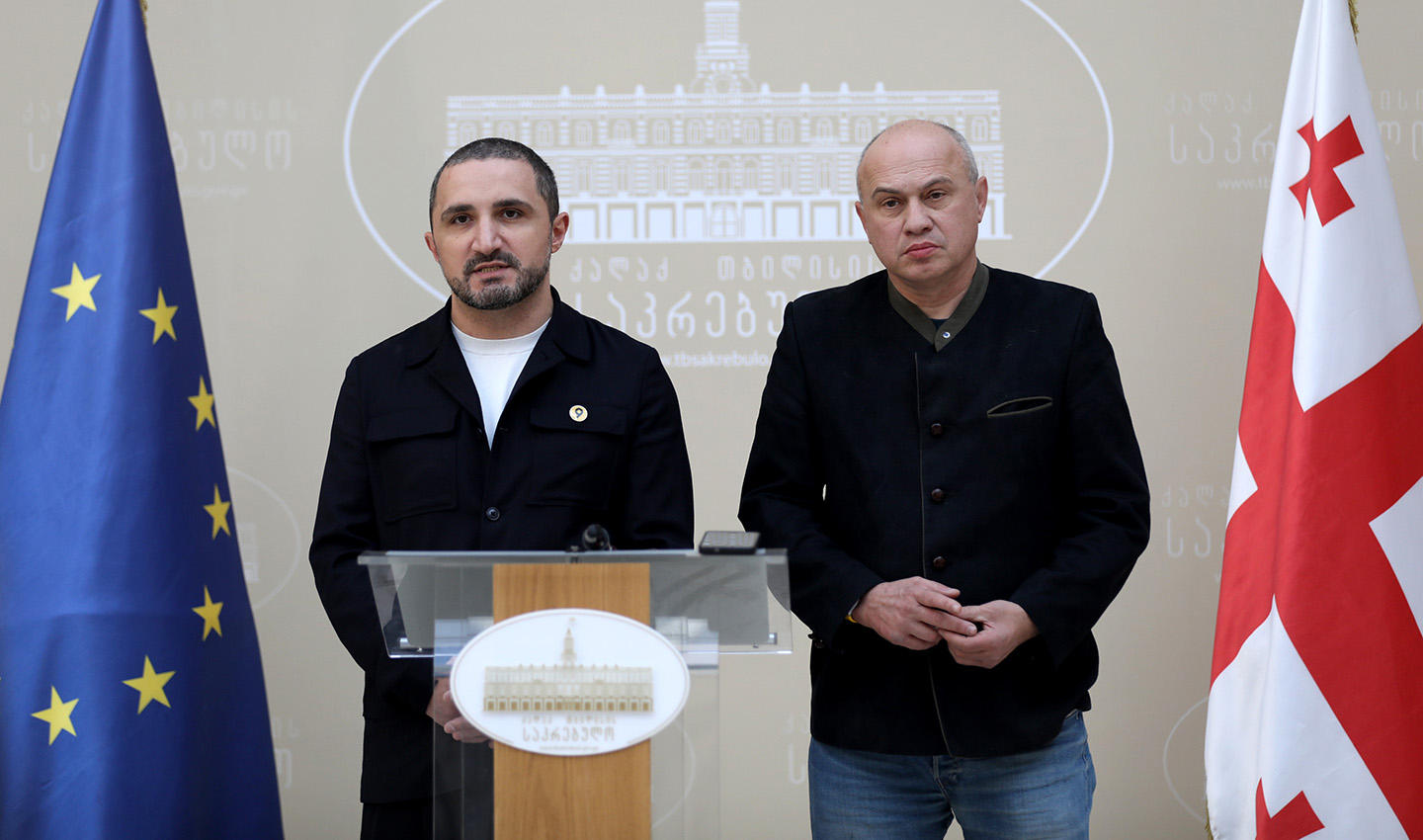 ნიკა ჩერქეზიშვილმა და ვატო სურგულაძემ, ავარიული შენობების, სკოლებში უფასო კვების, უფასო სასადილოებისა და ცხოველთა მონიტორინგის შესახებ, საკრებულოში „ლელო - ძლიერი საქართველოს“ ინიციატივა წარმოადგინეს